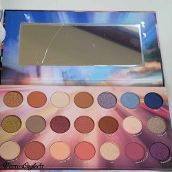 1 Lot d'une tête à maquiller et 2 palettes de maquillage